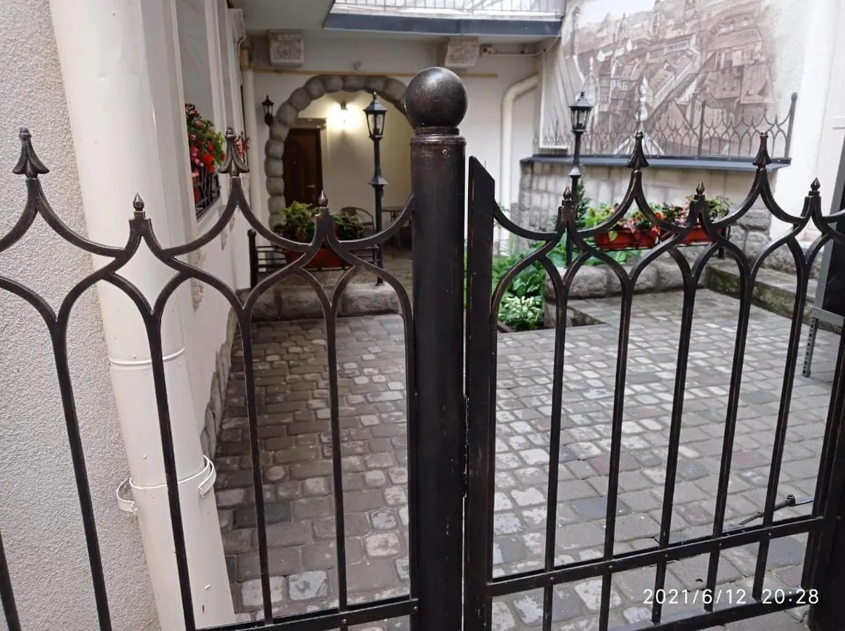 Rynok 25 Modern Lviv Center Apartment