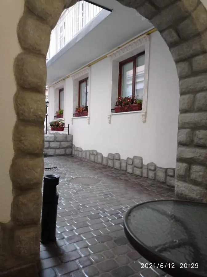 Rynok 25 Modern Lviv Center Apartment 0*,